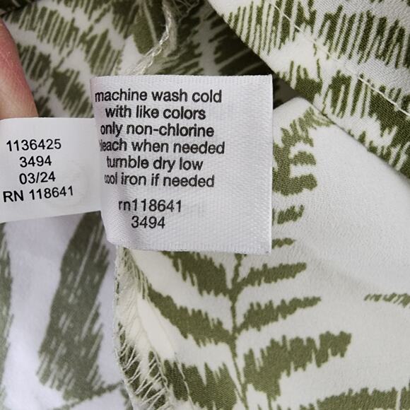 Lane Bryant Womens Flutter-Sleeve Crew Neck Top Sz 22 Olive Leaves Floral Whimsy - Picture 9 of 9